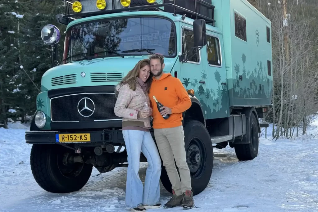 Mercedes Benz 1113LAF de fire rosie on tour-ADN-OVERLAND