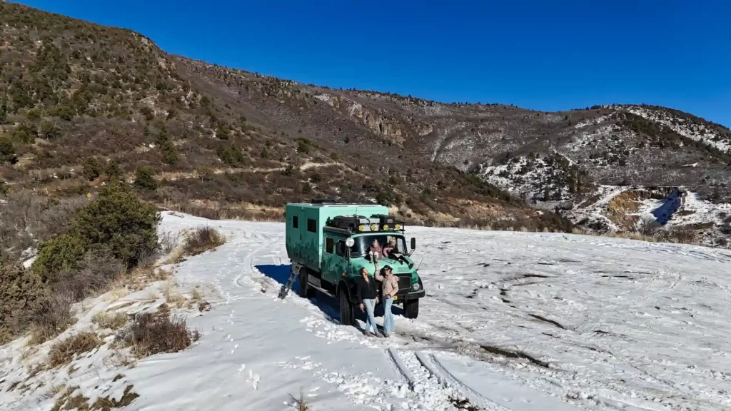 Mercedes Benz 1113LAF de fire rosie on tour-ADN-OVERLAND