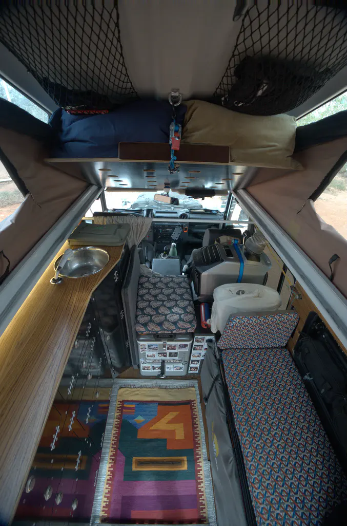 Land Rover Defender Camper techo elevado