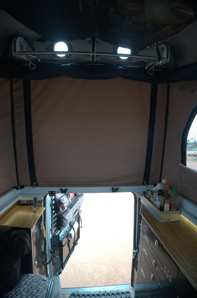 Land Rover Defender Camper techo elevable