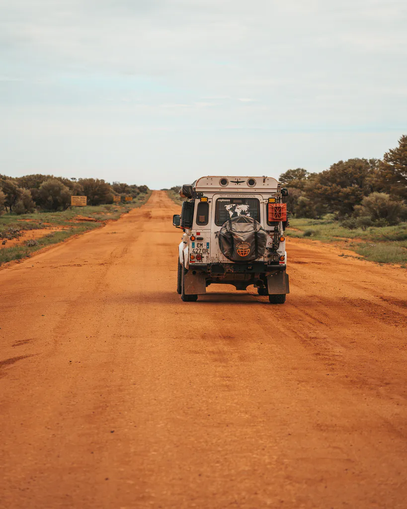 Recorriendo el mundo en su Land Rover camper