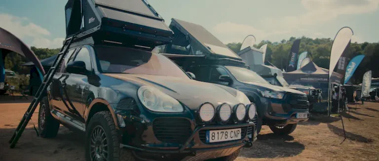 EVENTO EXPO ADN OVERLAND, porsche cayenne offroad con tienda de techo overland