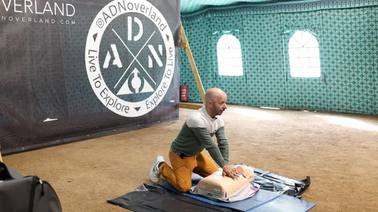 EVENTO EXPO ADN OVERLAND, taller de primeros auxilios